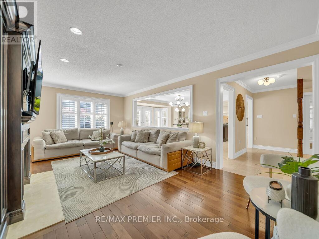 606 Brooker Ridge, Newmarket, Ontario  L3X 1V7 - Photo 15 - N12453939