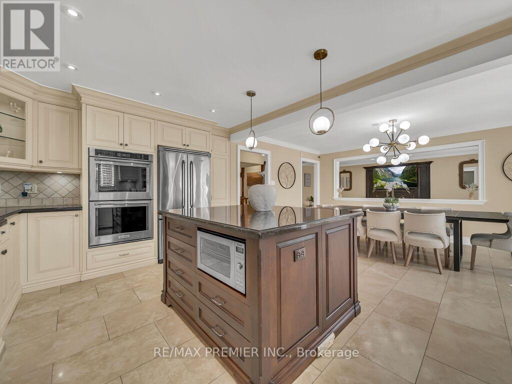 606 Brooker Ridge, Newmarket, Ontario  L3X 1V7 - Photo 22 - N12453939