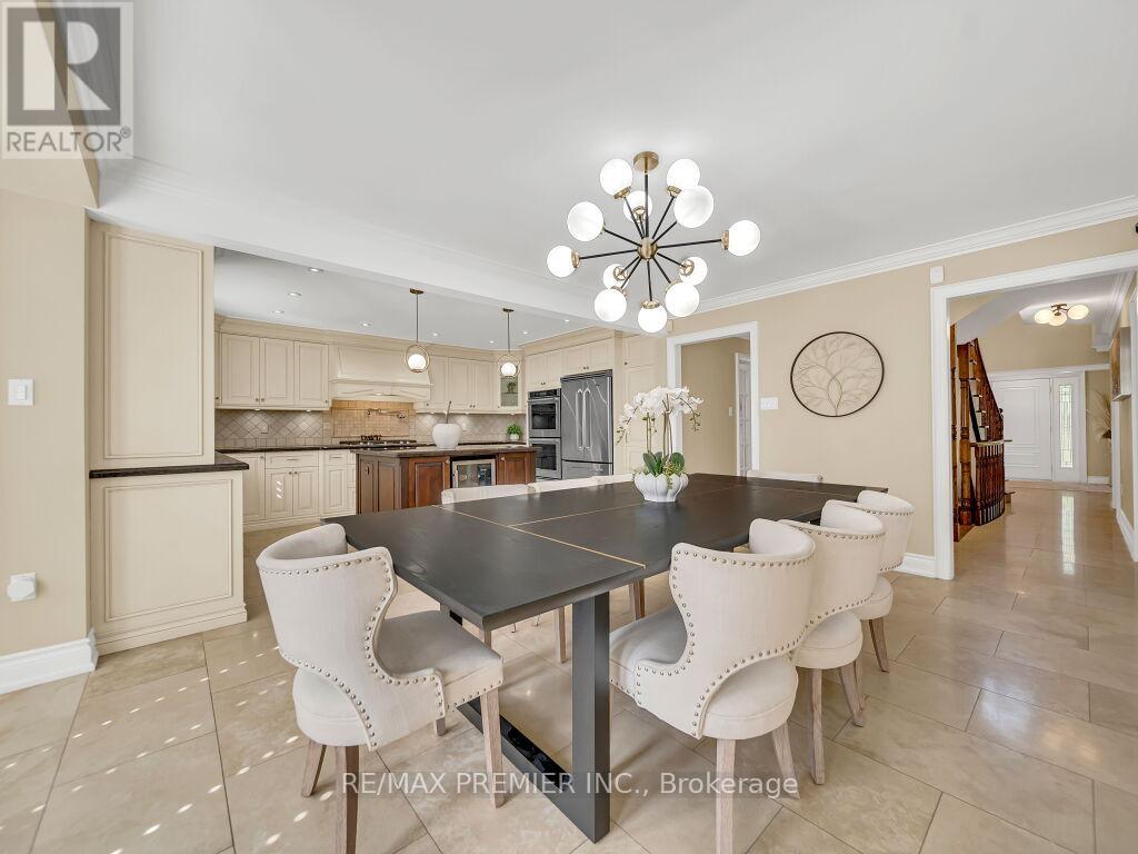 606 Brooker Ridge, Newmarket, Ontario  L3X 1V7 - Photo 24 - N12453939