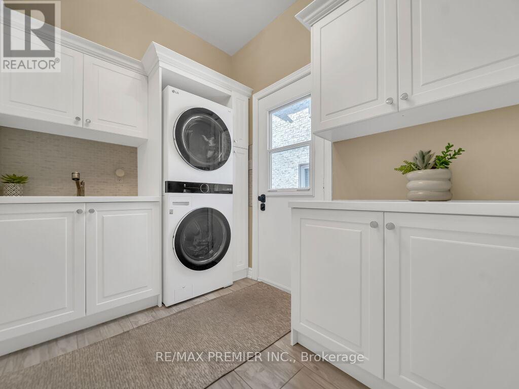 606 Brooker Ridge, Newmarket, Ontario  L3X 1V7 - Photo 28 - N12453939
