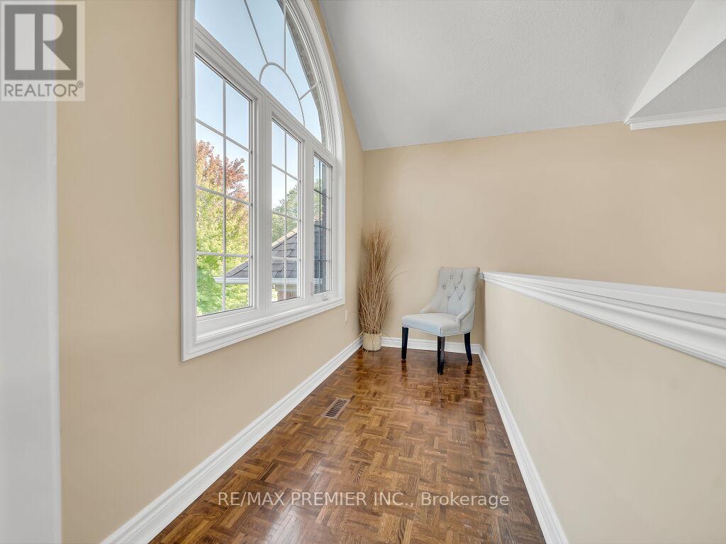 606 Brooker Ridge, Newmarket, Ontario  L3X 1V7 - Photo 37 - N12453939