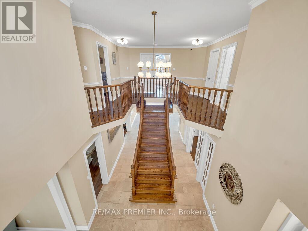 606 Brooker Ridge, Newmarket, Ontario  L3X 1V7 - Photo 38 - N12453939