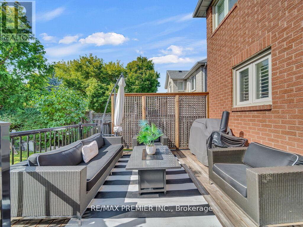 606 Brooker Ridge, Newmarket, Ontario  L3X 1V7 - Photo 47 - N12453939