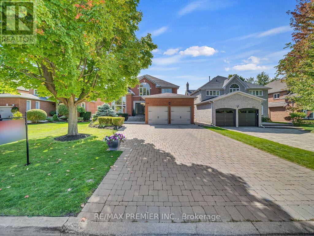 606 Brooker Ridge, Newmarket, Ontario  L3X 1V7 - Photo 6 - N12453939