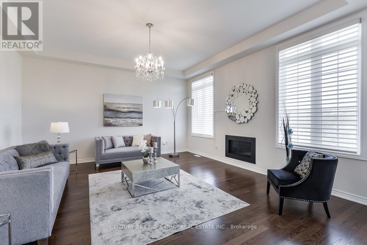 72 Joseph Hartman Crescent, Aurora, Ontario  L4G 1C9 - Photo 12 - N12453959