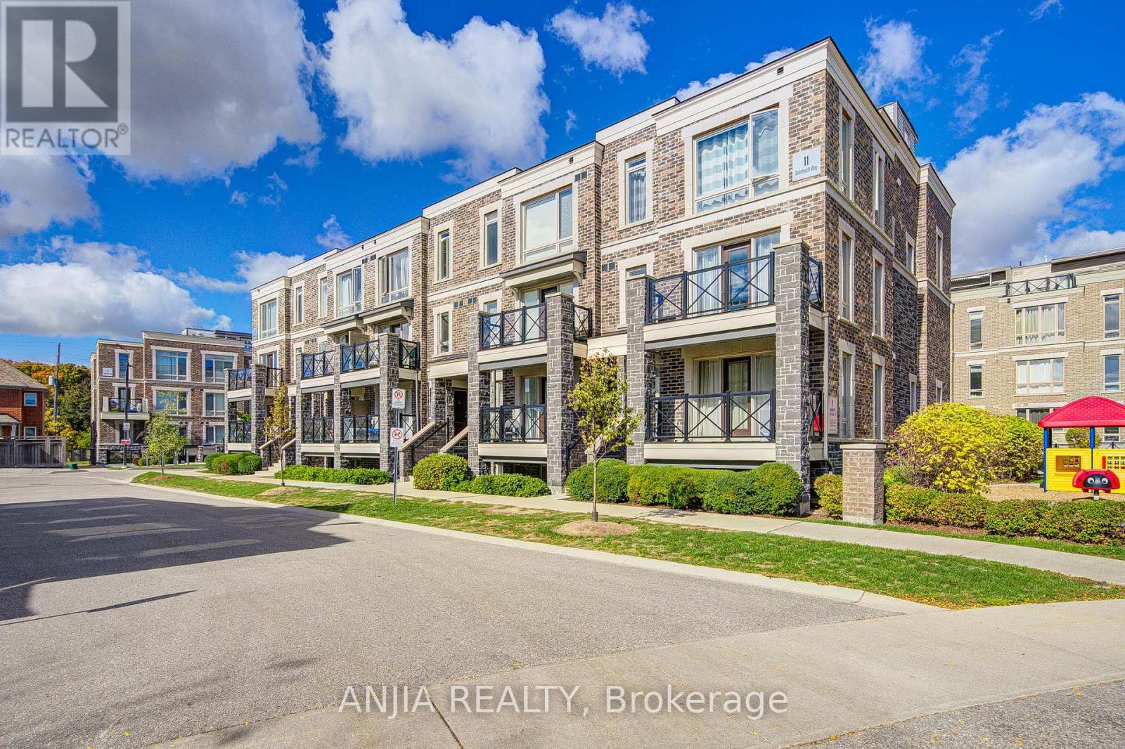 1205 - 11 DUNSHEATH WAY, Markham, Ontario