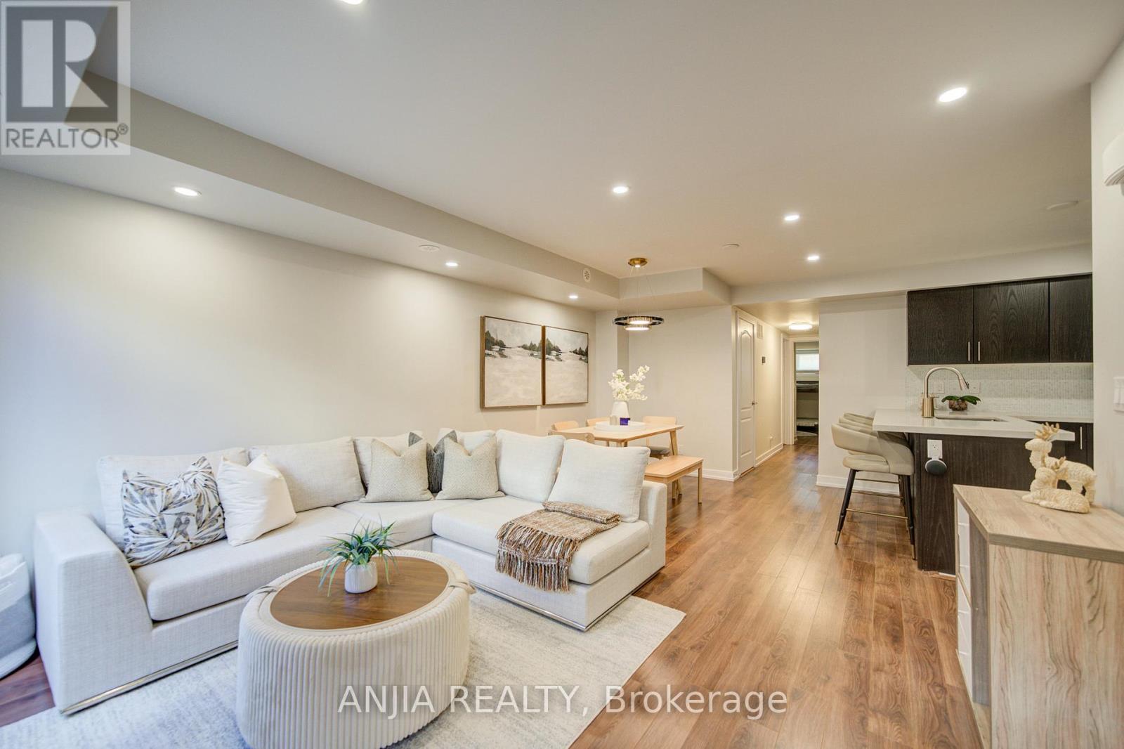 1205 - 11 Dunsheath Way, Markham (Cornell), Ontario  L6B 1N3 - Photo 14 - N12453974
