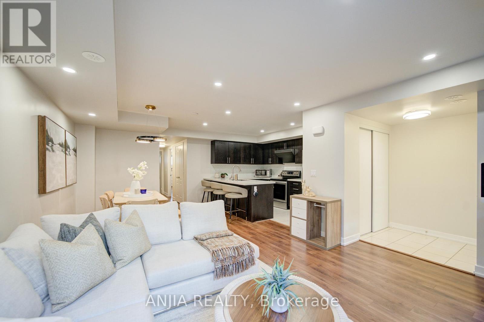 1205 - 11 Dunsheath Way, Markham (Cornell), Ontario  L6B 1N3 - Photo 17 - N12453974