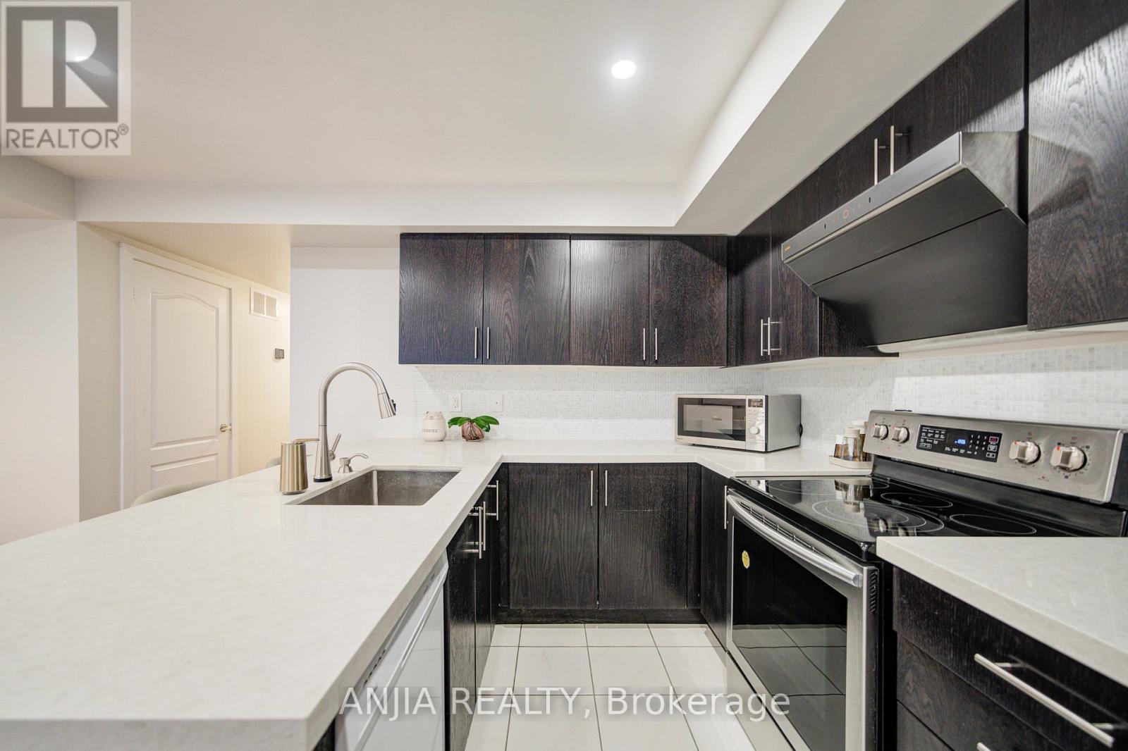 1205 - 11 Dunsheath Way, Markham (Cornell), Ontario  L6B 1N3 - Photo 28 - N12453974