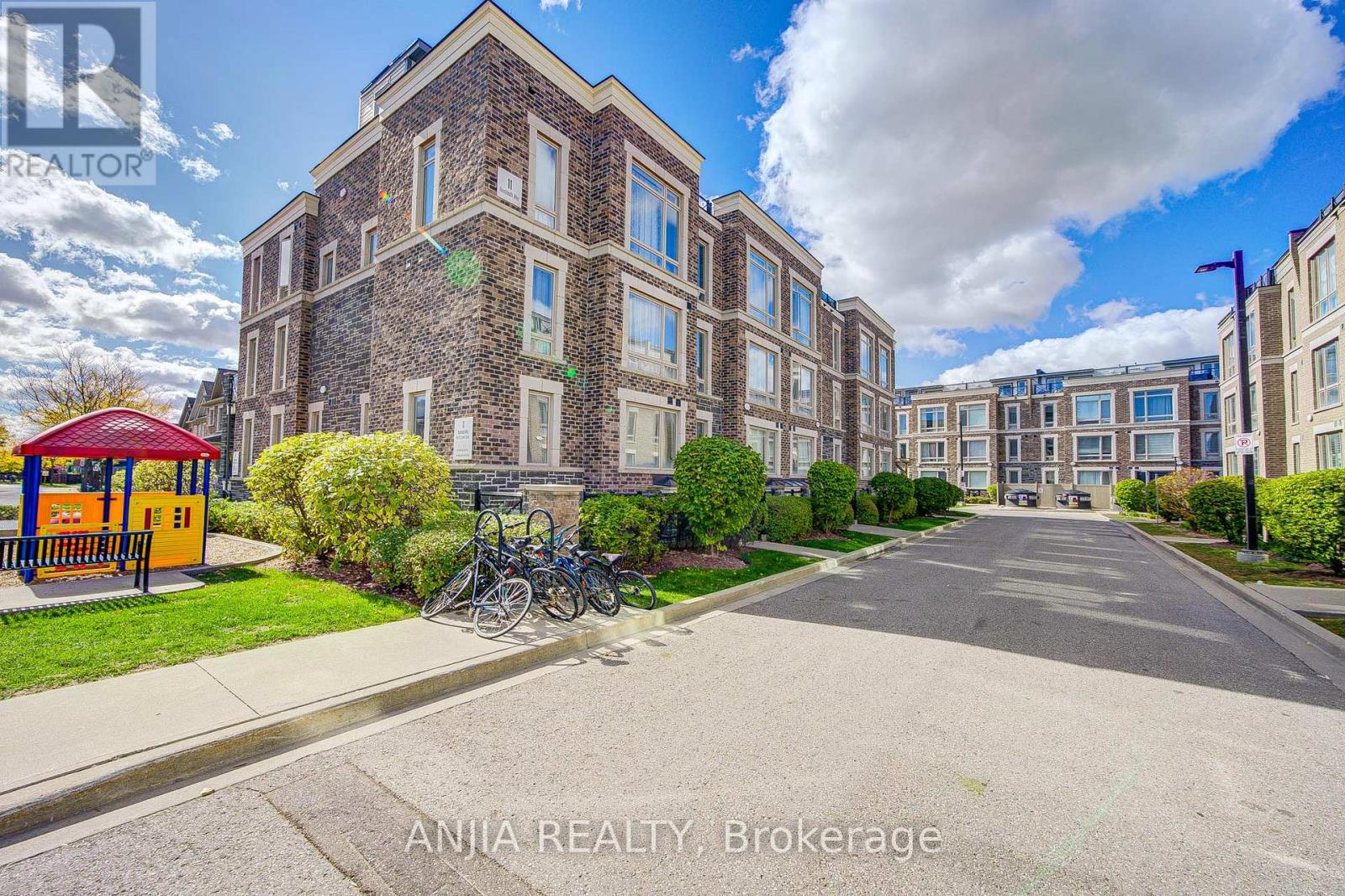 1205 - 11 Dunsheath Way, Markham (Cornell), Ontario  L6B 1N3 - Photo 3 - N12453974