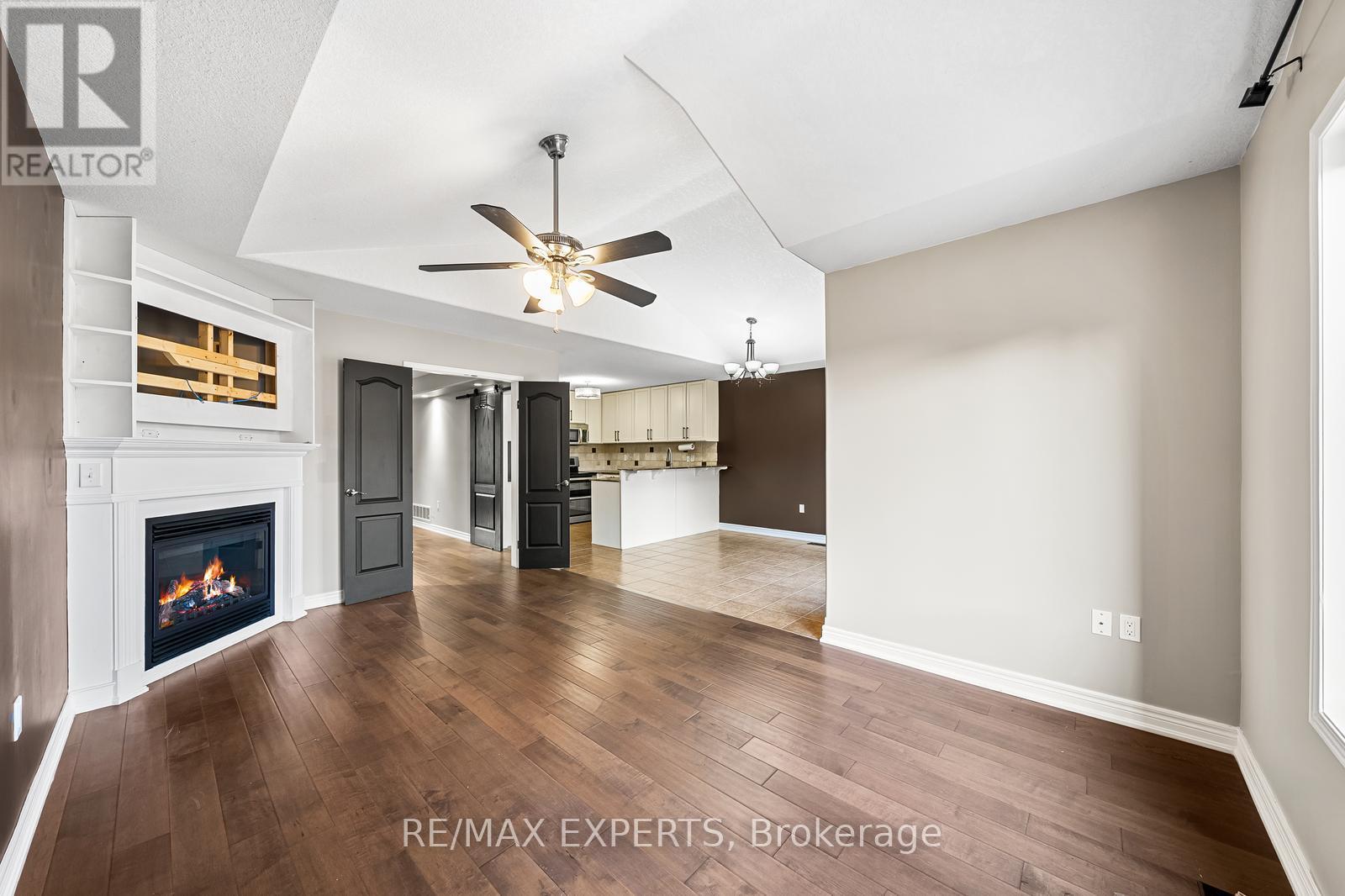 UPPER - 1821 LAMSTONE STREET, Innisfil, Ontario
