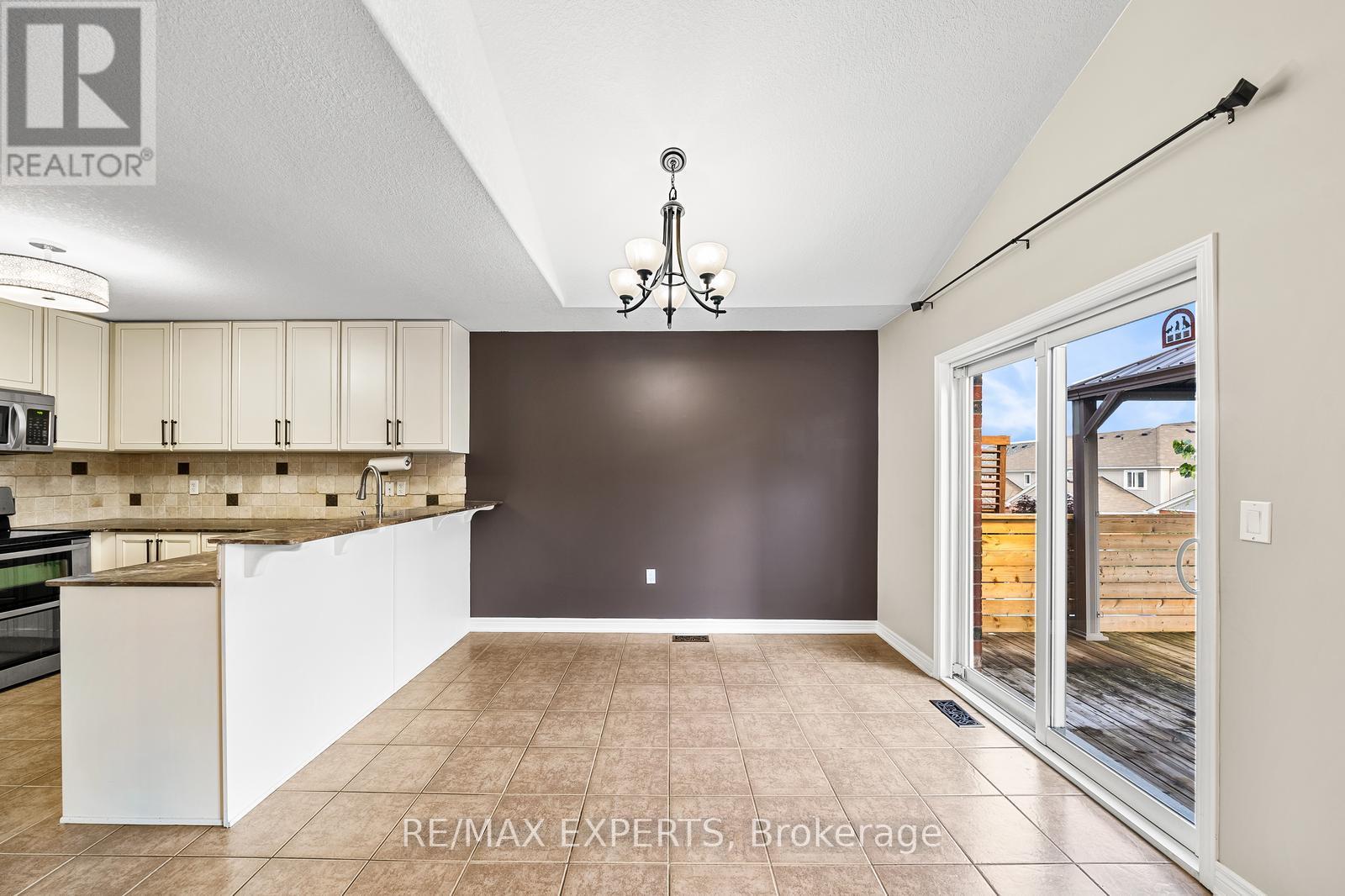 Upper - 1821 Lamstone Street, Innisfil, Ontario  L9S 4Z9 - Photo 10 - N12453980