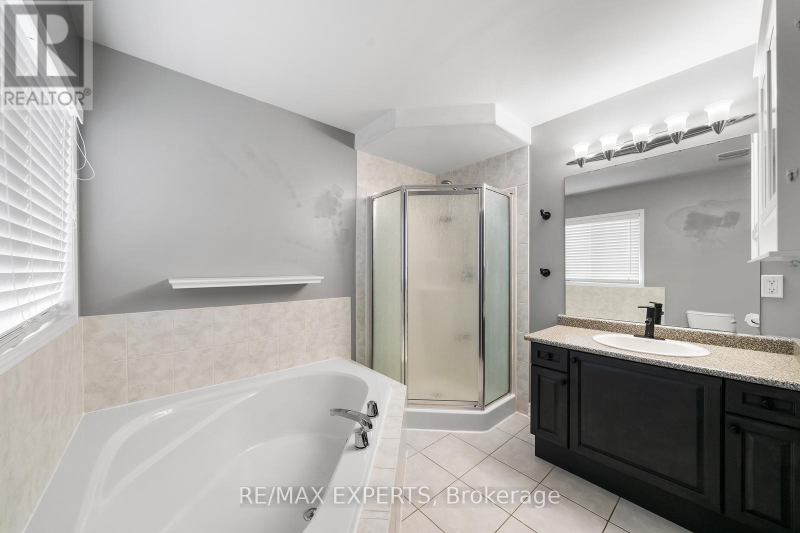 Upper - 1821 Lamstone Street, Innisfil, Ontario  L9S 4Z9 - Photo 26 - N12453980