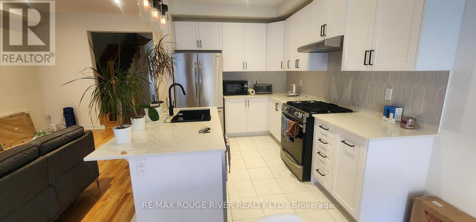 111 Boundary Boulevard, Whitchurch-Stouffville, Ontario  L4A 4W2 - Photo 7 - N12453983