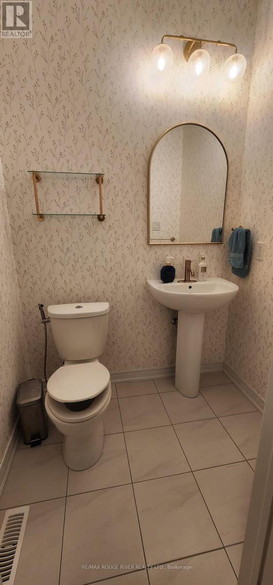 111 Boundary Boulevard, Whitchurch-Stouffville, Ontario  L4A 4W2 - Photo 8 - N12453983