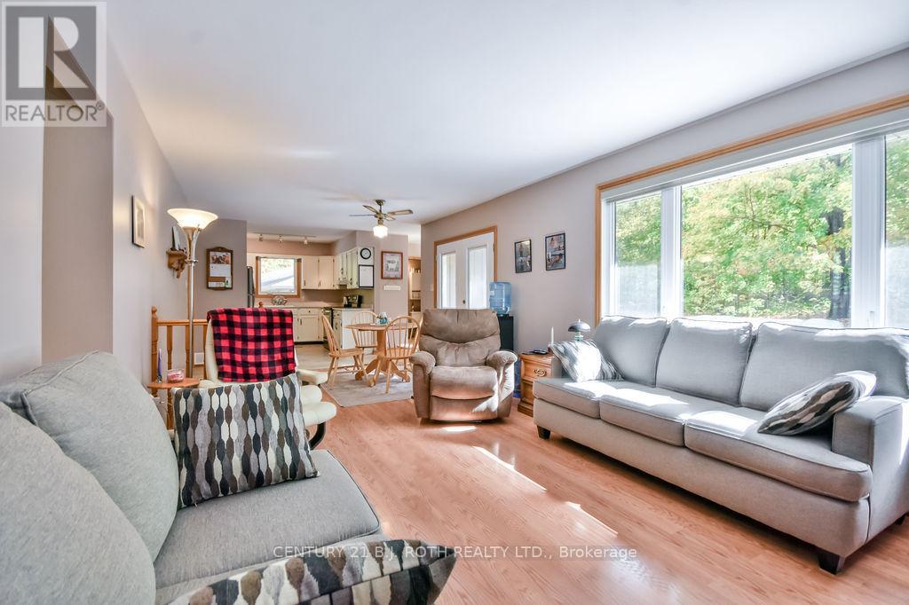 1059 Birchcliffe Crescent, Severn, Ontario  L3V 0W1 - Photo 14 - S12453989
