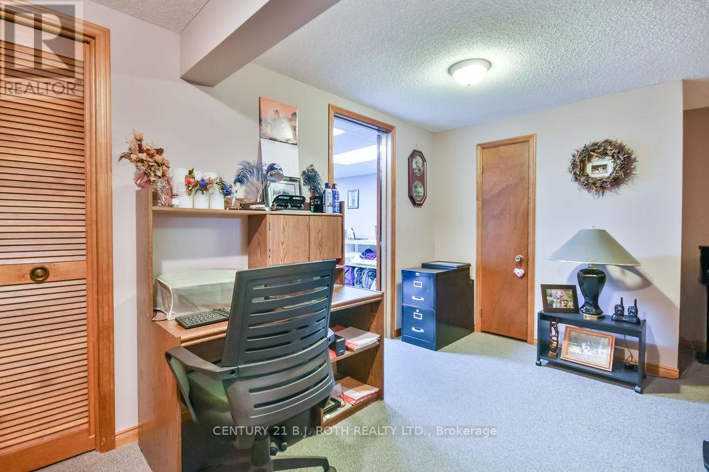 1059 Birchcliffe Crescent, Severn, Ontario  L3V 0W1 - Photo 24 - S12453989