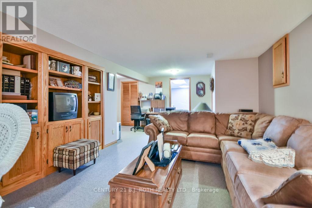 1059 Birchcliffe Crescent, Severn, Ontario  L3V 0W1 - Photo 28 - S12453989