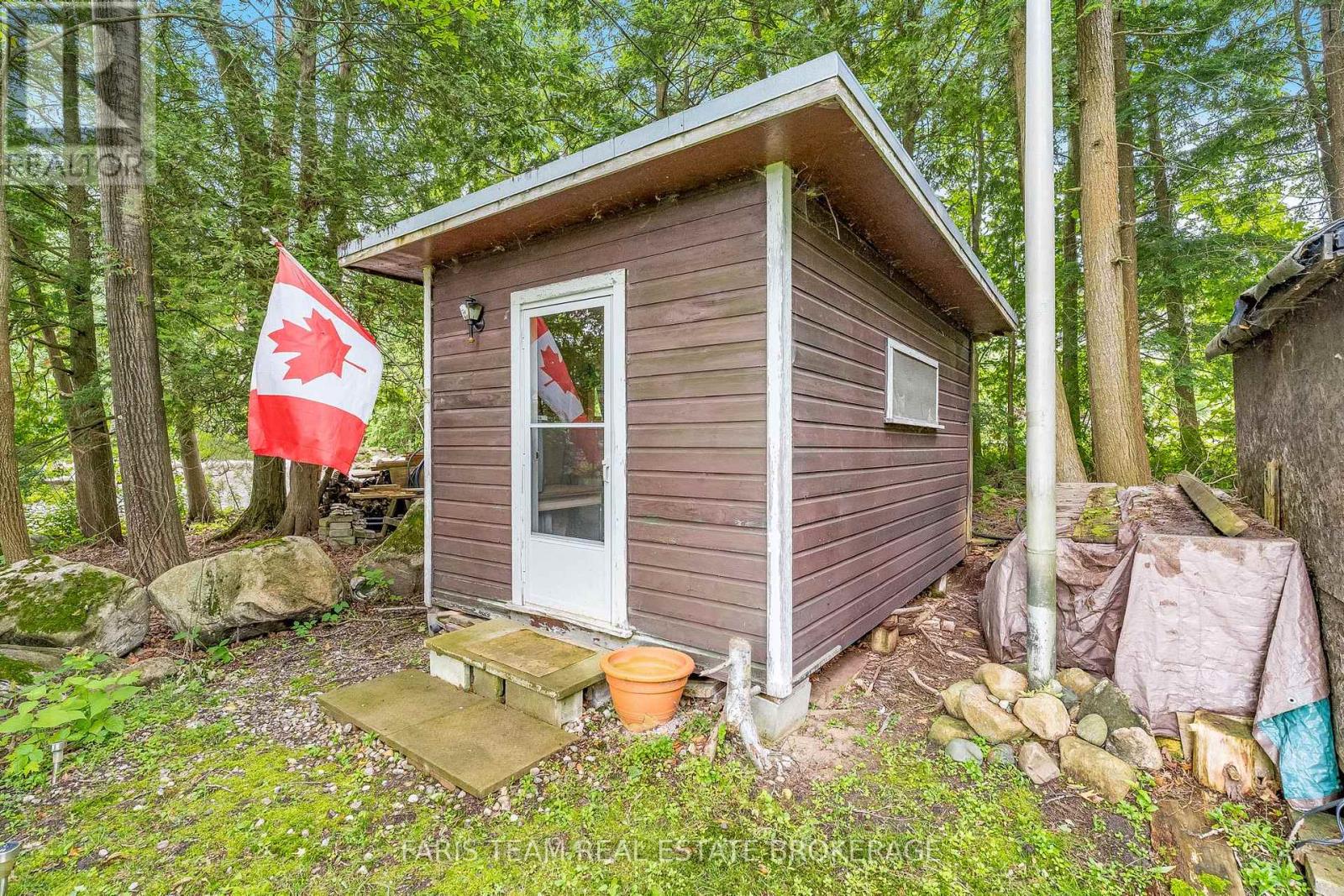 1697 Champlain Road, Tiny, Ontario  L9M 0E3 - Photo 16 - S12453993
