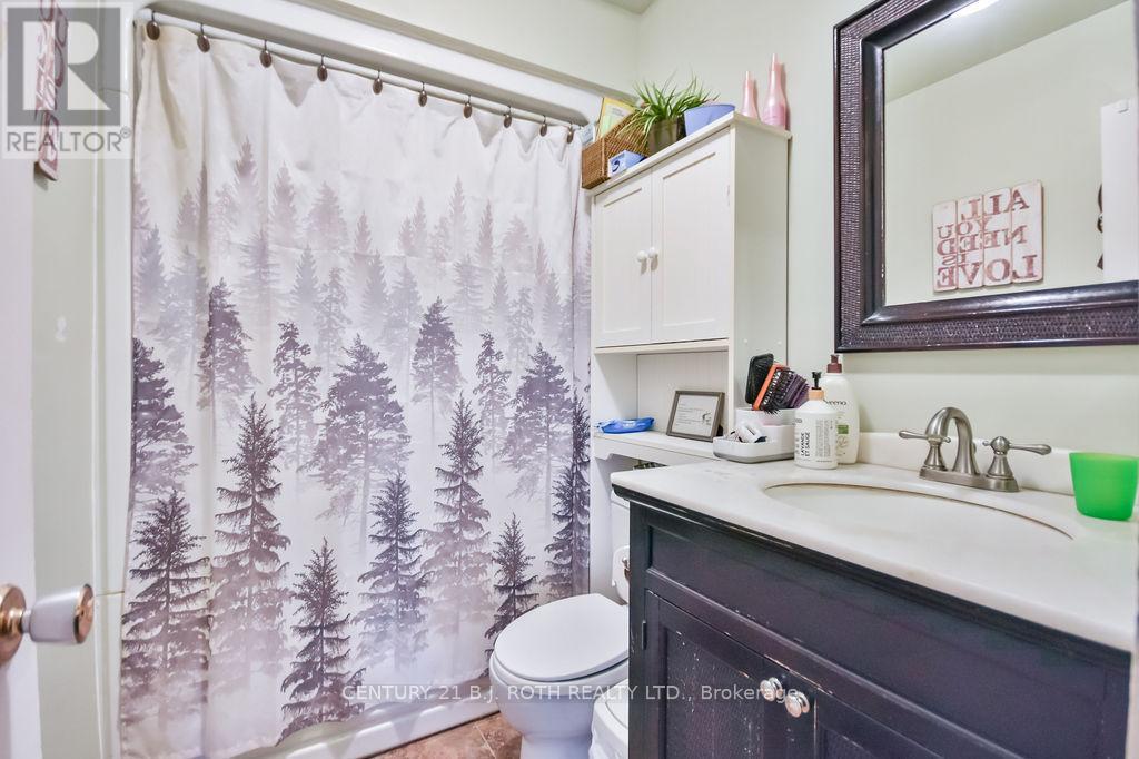 33 Iroquois Ridge, Oro-Medonte (Sugarbush), Ontario  L0K 1E0 - Photo 17 - S12454059