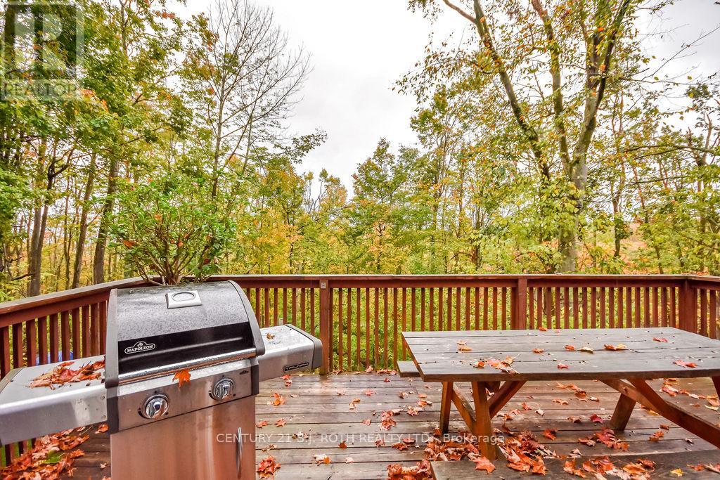 33 Iroquois Ridge, Oro-Medonte (Sugarbush), Ontario  L0K 1E0 - Photo 19 - S12454059