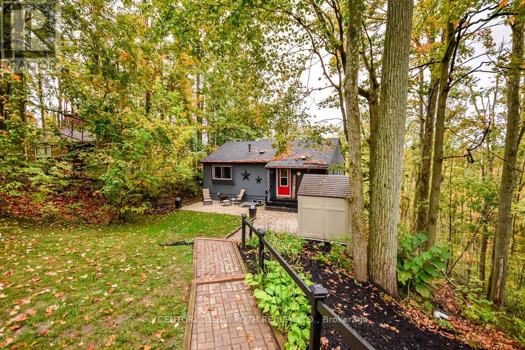 33 Iroquois Ridge, Oro-Medonte (Sugarbush), Ontario  L0K 1E0 - Photo 2 - S12454059
