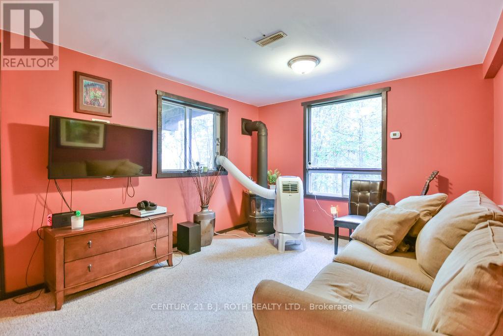 33 Iroquois Ridge, Oro-Medonte (Sugarbush), Ontario  L0K 1E0 - Photo 22 - S12454059