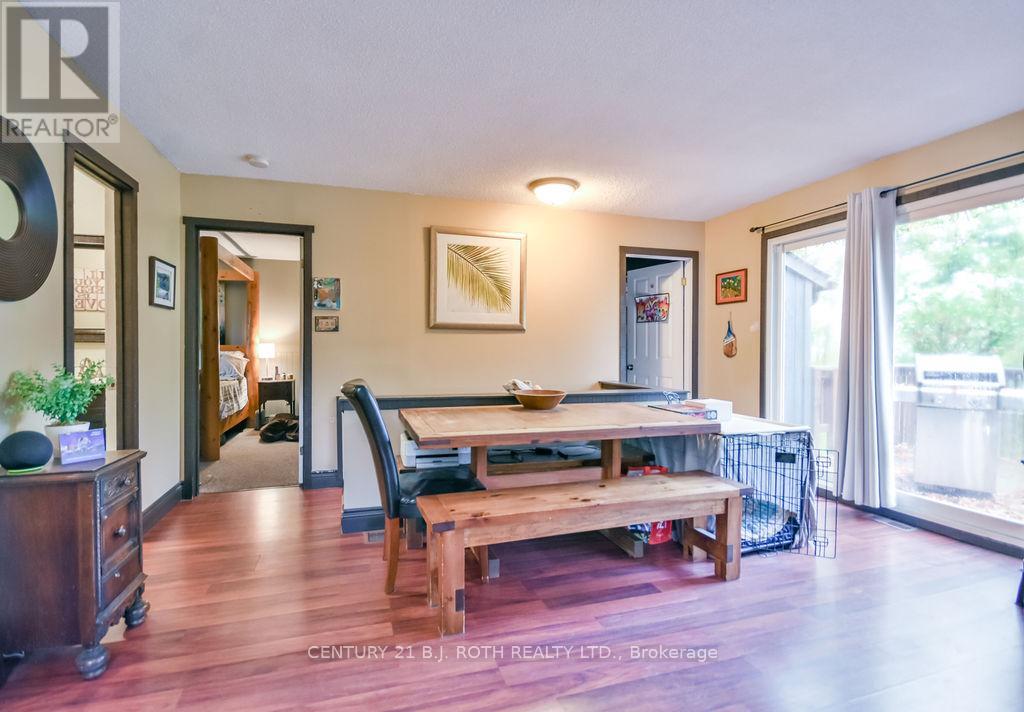 33 Iroquois Ridge, Oro-Medonte (Sugarbush), Ontario  L0K 1E0 - Photo 7 - S12454059