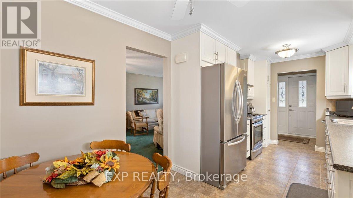 1452 Oneida Court, Oshawa, Ontario L1G 4M6 - Photo 8 - E12454157