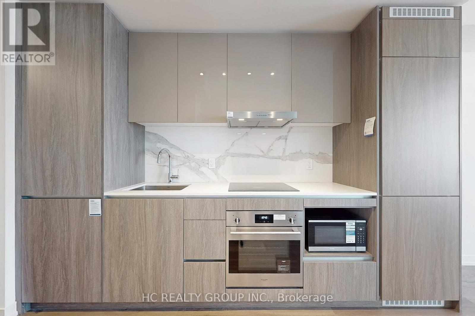 3816 - 28 Interchange Way, Vaughan, Ontario  L4K 5Z7 - Photo 19 - N12453741