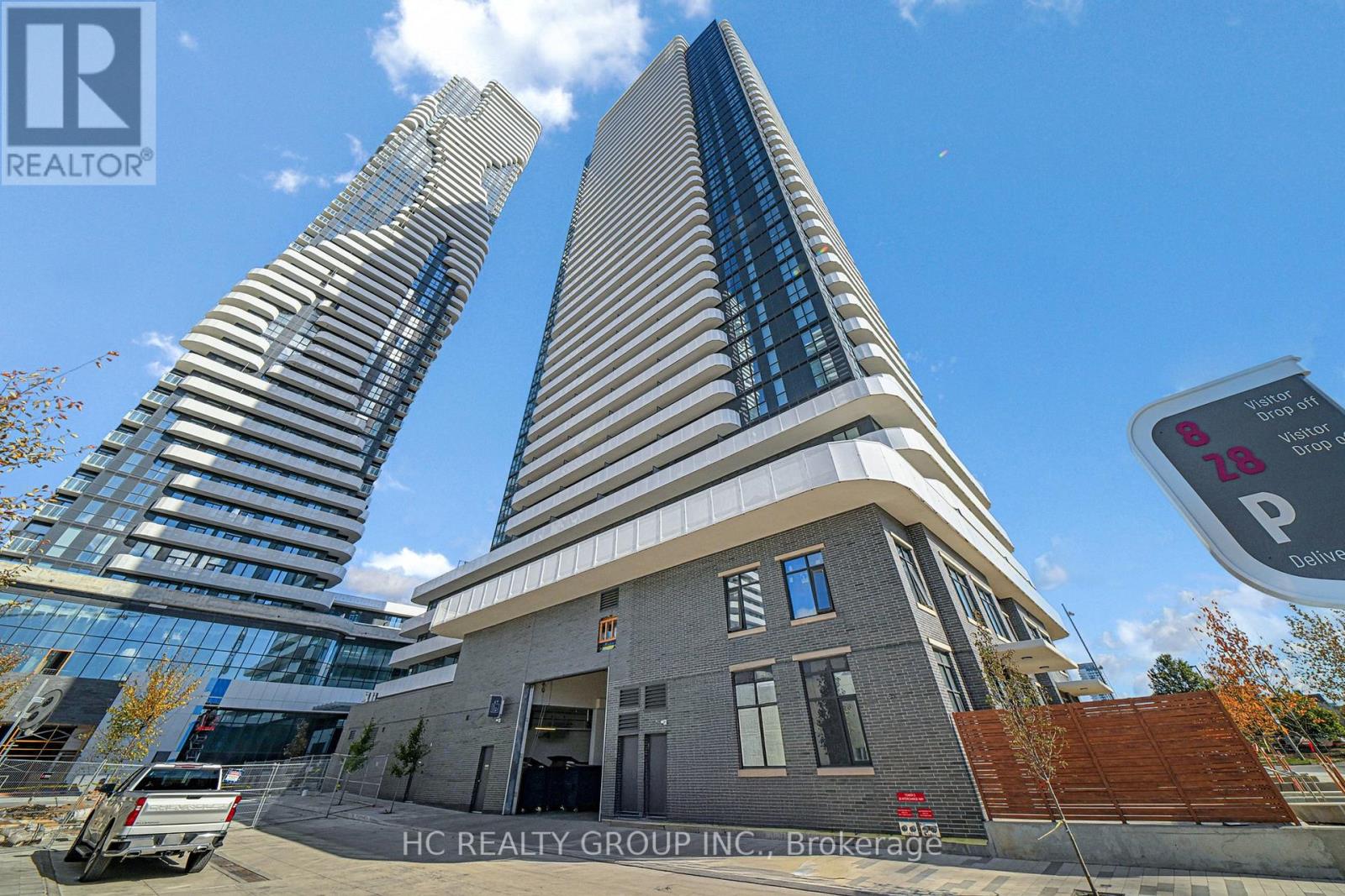 3816 - 28 Interchange Way, Vaughan, Ontario  L4K 5Z7 - Photo 3 - N12453741