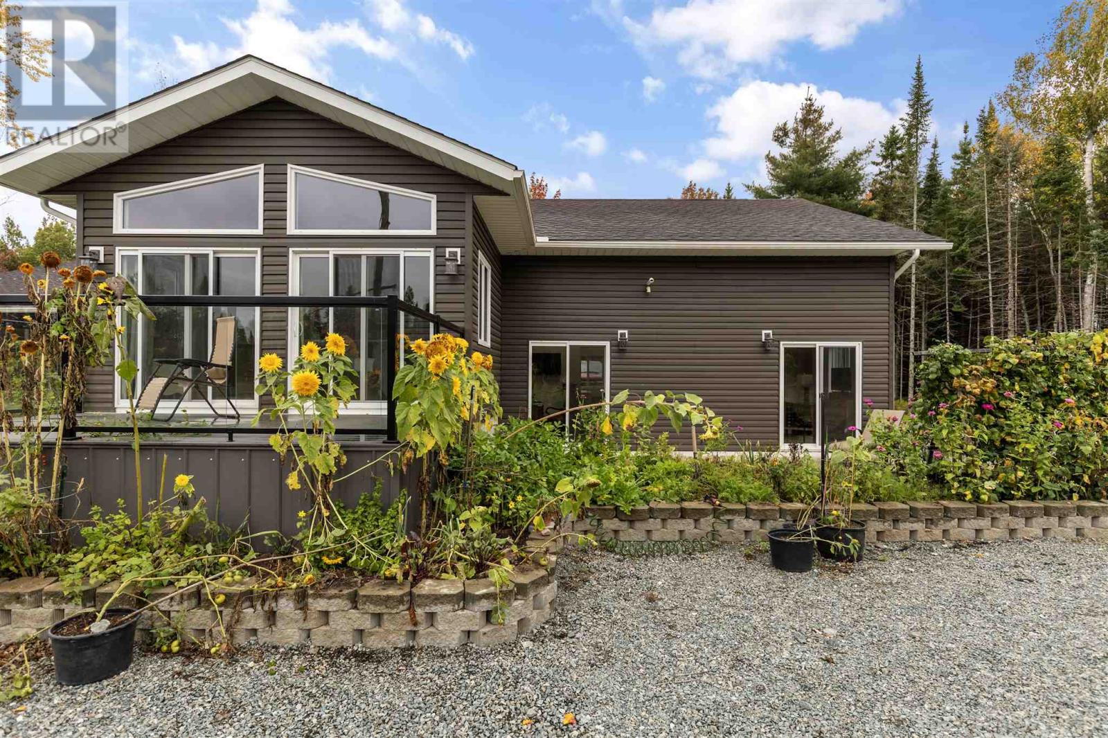 33 Pine Shores Rd, Goulais River, Ontario  P0S 1E0 - Photo 3 - SM252914