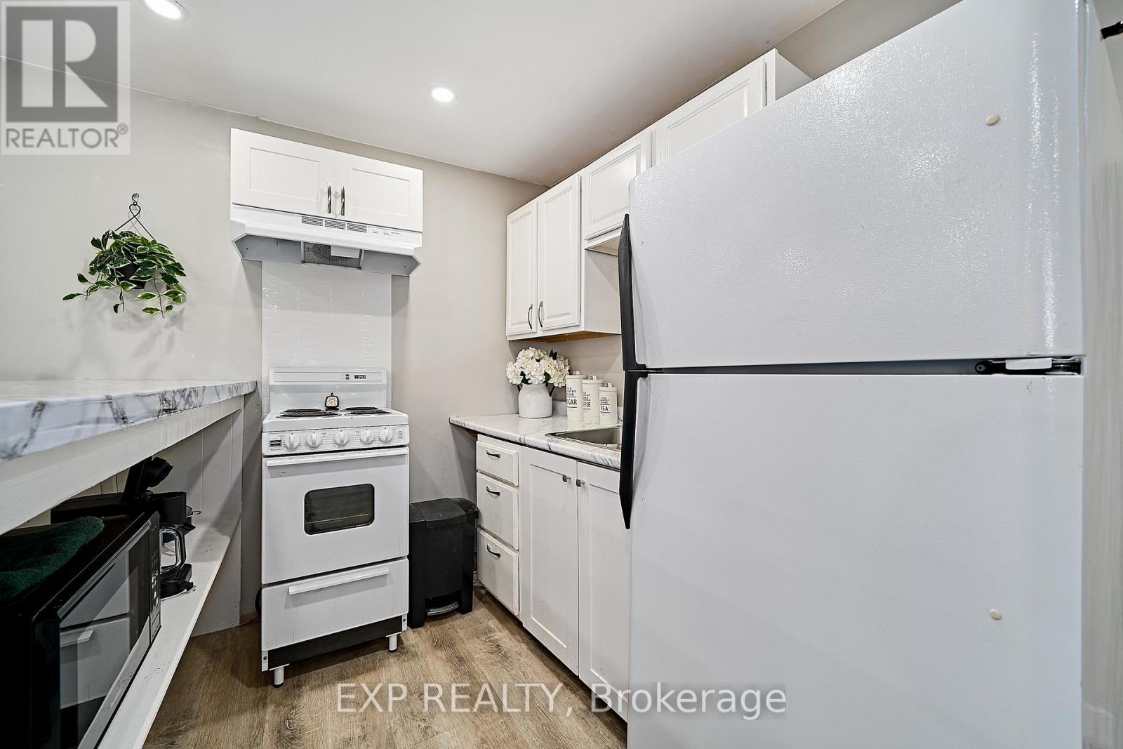 9 Hilda Avenue, Uxbridge, Ontario  L9P 1R2 - Photo 33 - N12453749