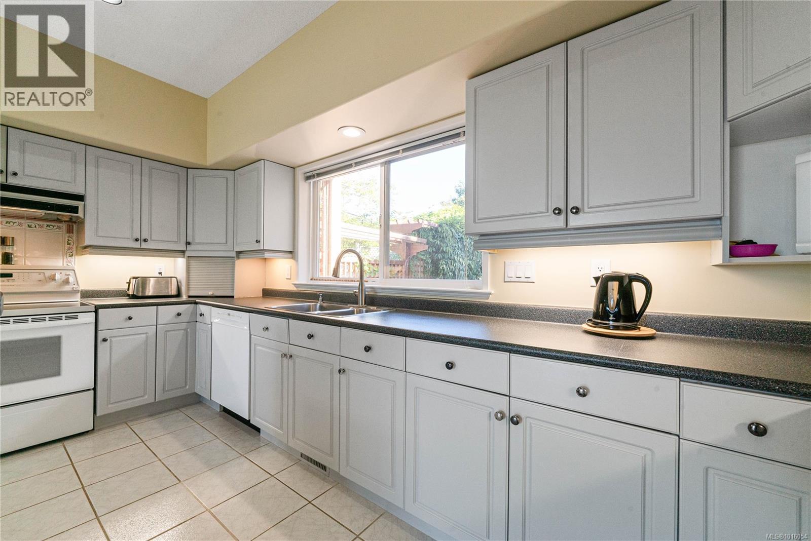 6440 Zante Pl, Nanaimo, British Columbia  V9V 1P2 - Photo 9 - 1016054