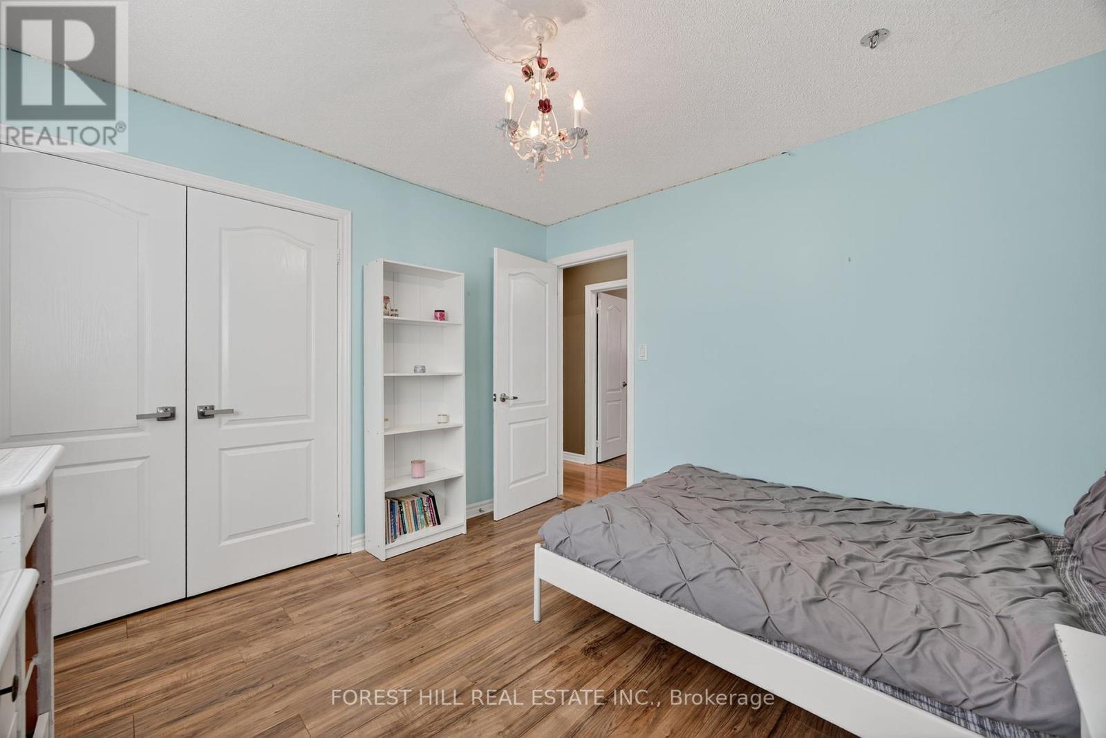 31 Connaught Lane, Barrie, Ontario  L4M 0A6 - Photo 23 - S12408138