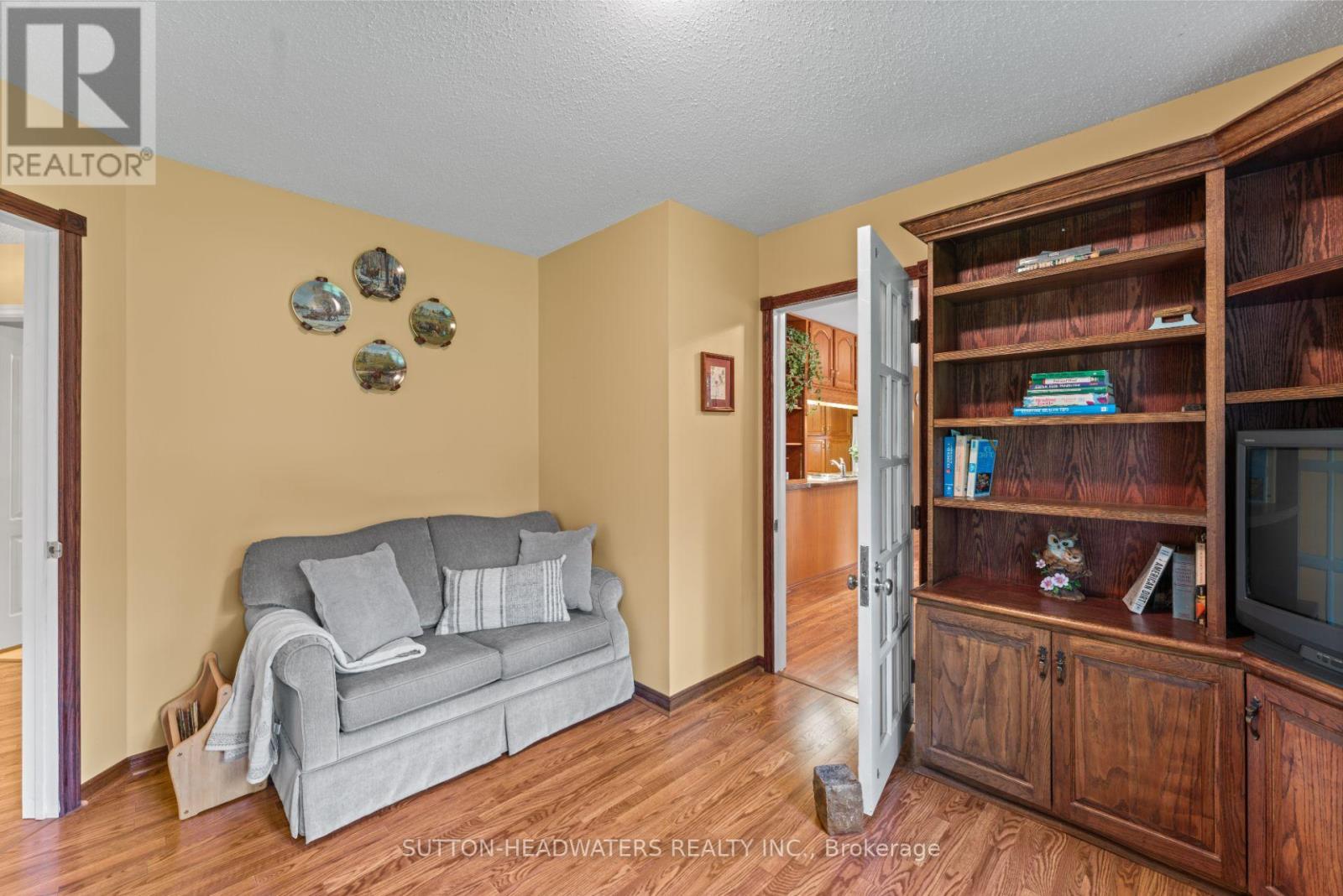 265 Dominion Street E, Caledon, Ontario  L7K 2H8 - Photo 19 - W12153478