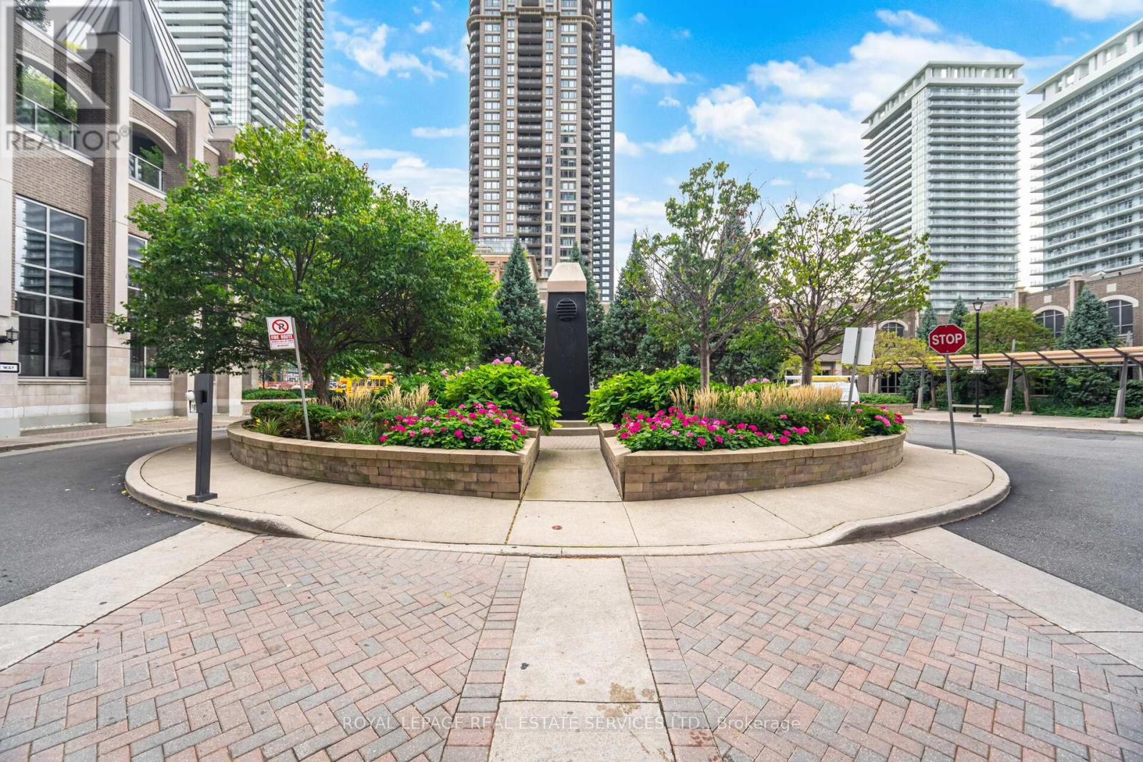 2807 - 388 Prince Of Wales Drive, Mississauga, Ontario  L5B 0A1 - Photo 3 - W12453534