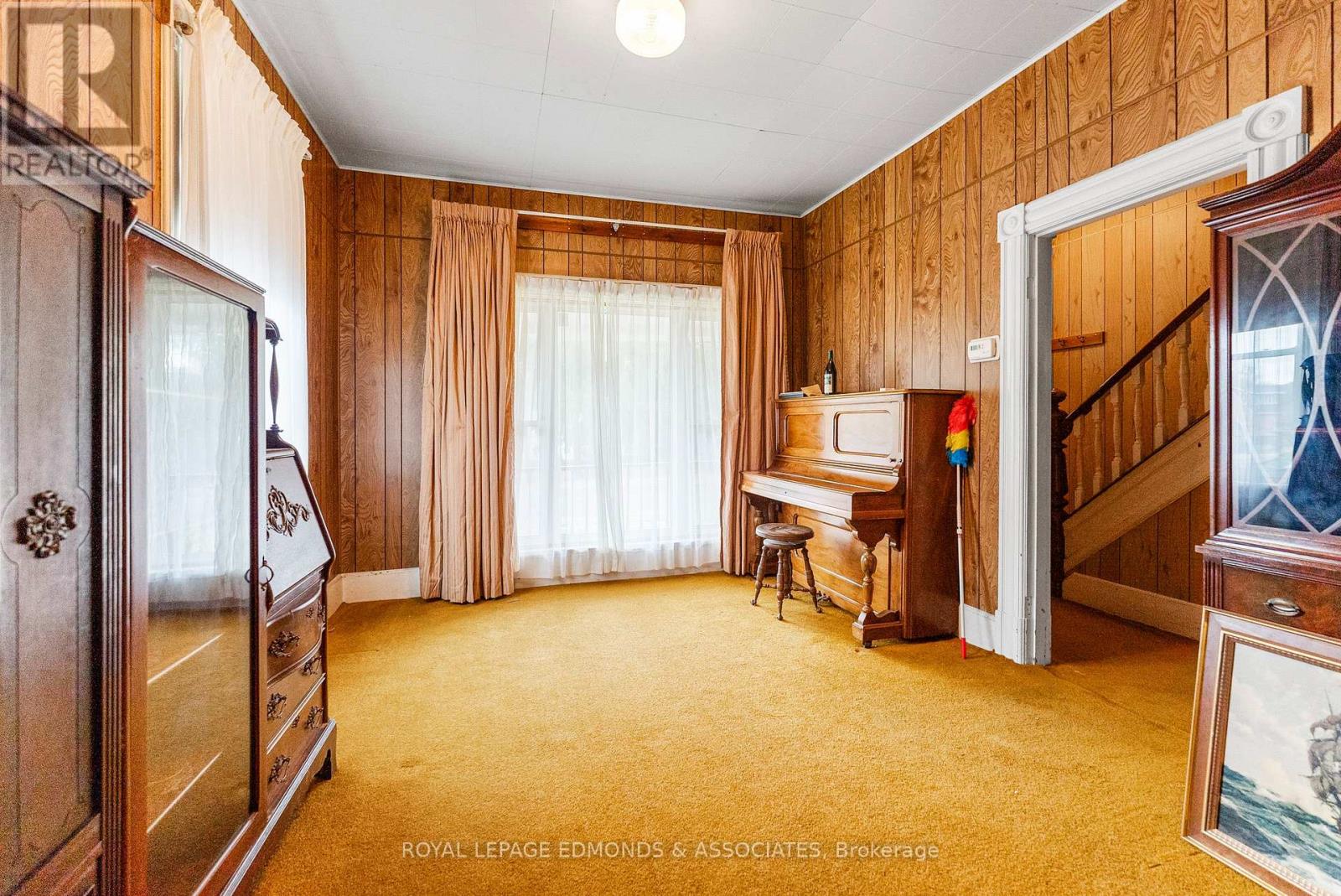 306 Alfred Street, Pembroke, Ontario  K8A 3A6 - Photo 11 - X12454104