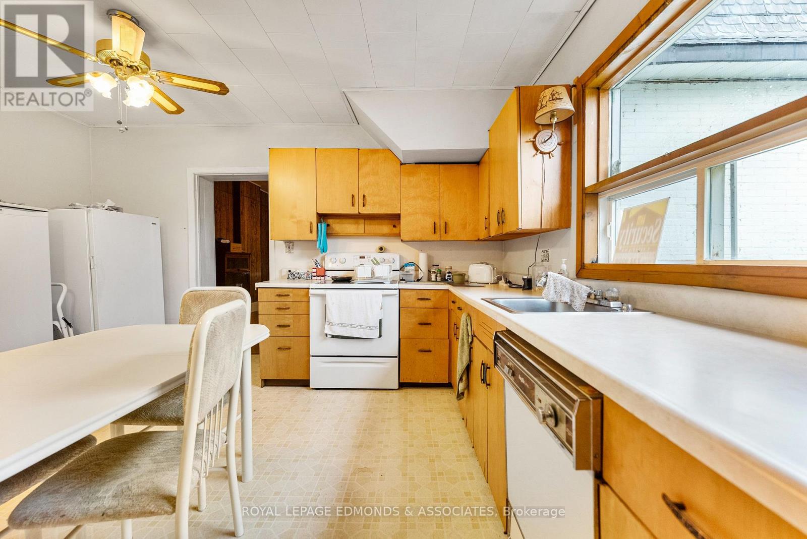 306 Alfred Street, Pembroke, Ontario  K8A 3A6 - Photo 8 - X12454104