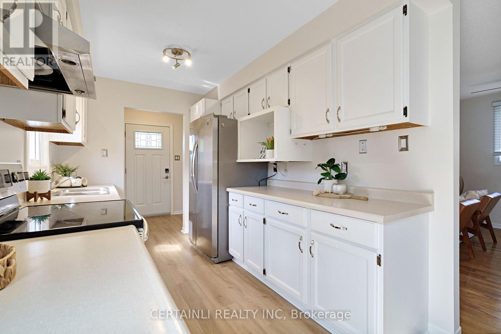 108 Sundridge Crescent, London South (South T), Ontario  N5Z 4R7 - Photo 15 - X12454122