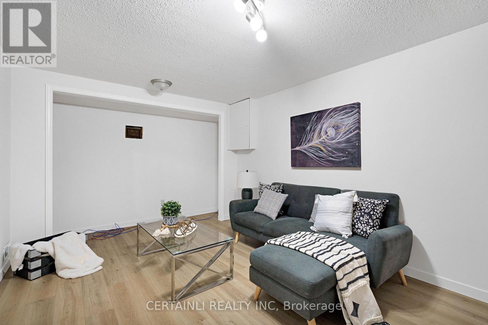108 Sundridge Crescent, London South (South T), Ontario  N5Z 4R7 - Photo 28 - X12454122