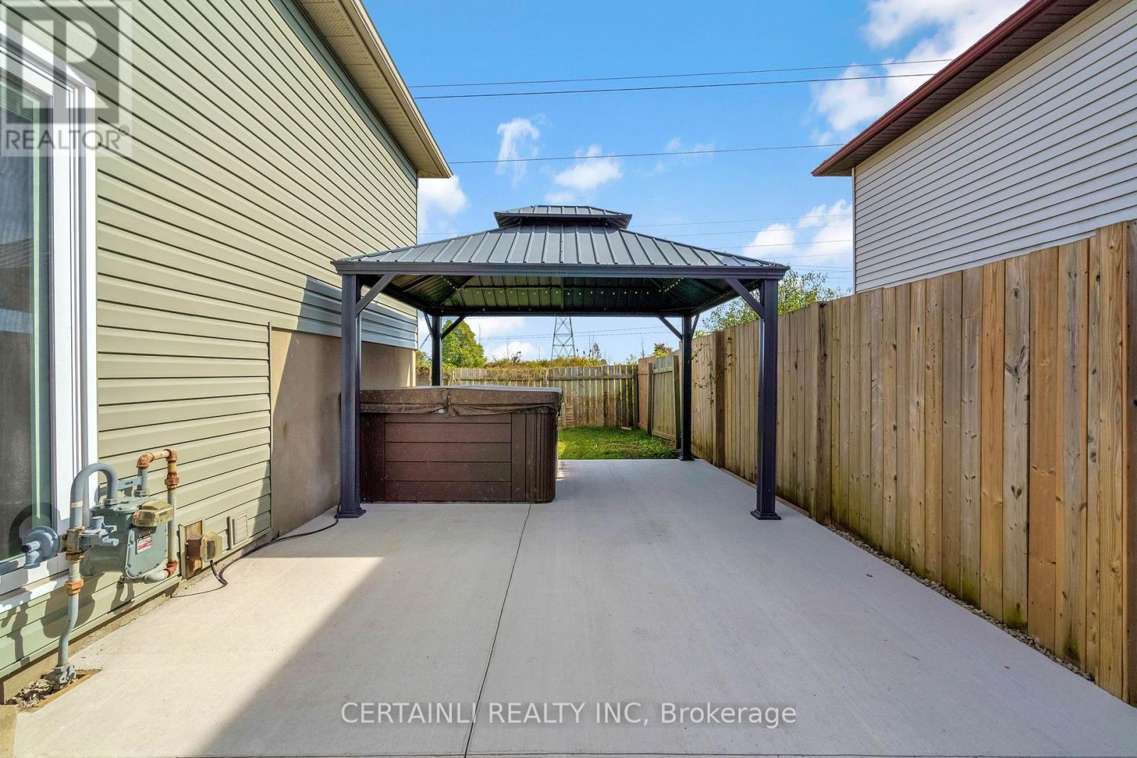 108 Sundridge Crescent, London South (South T), Ontario  N5Z 4R7 - Photo 32 - X12454122