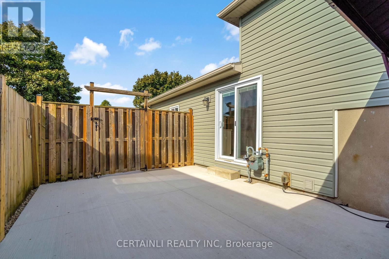 108 Sundridge Crescent, London South (South T), Ontario  N5Z 4R7 - Photo 34 - X12454122