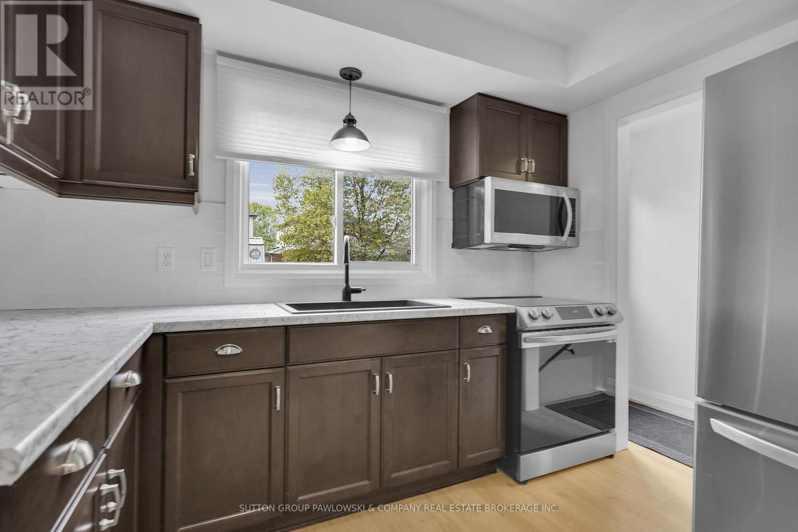 30 Leger Avenue, St. Thomas, Ontario  N5R 5M3 - Photo 10 - X12454128