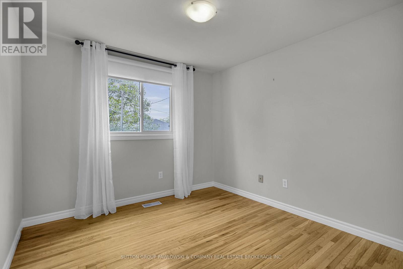 30 Leger Avenue, St. Thomas, Ontario  N5R 5M3 - Photo 17 - X12454128
