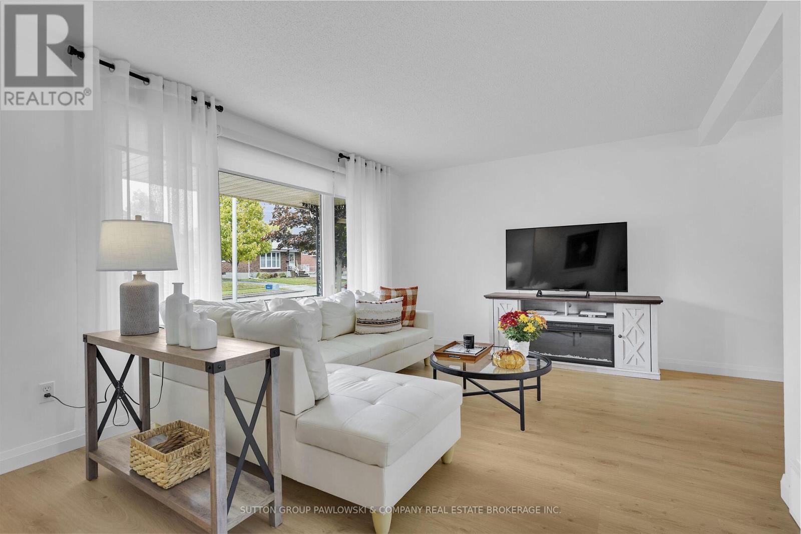 30 Leger Avenue, St. Thomas, Ontario  N5R 5M3 - Photo 3 - X12454128
