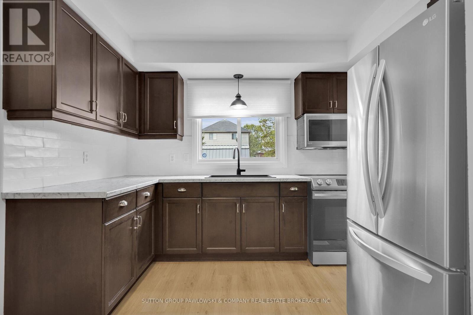 30 Leger Avenue, St. Thomas, Ontario  N5R 5M3 - Photo 8 - X12454128