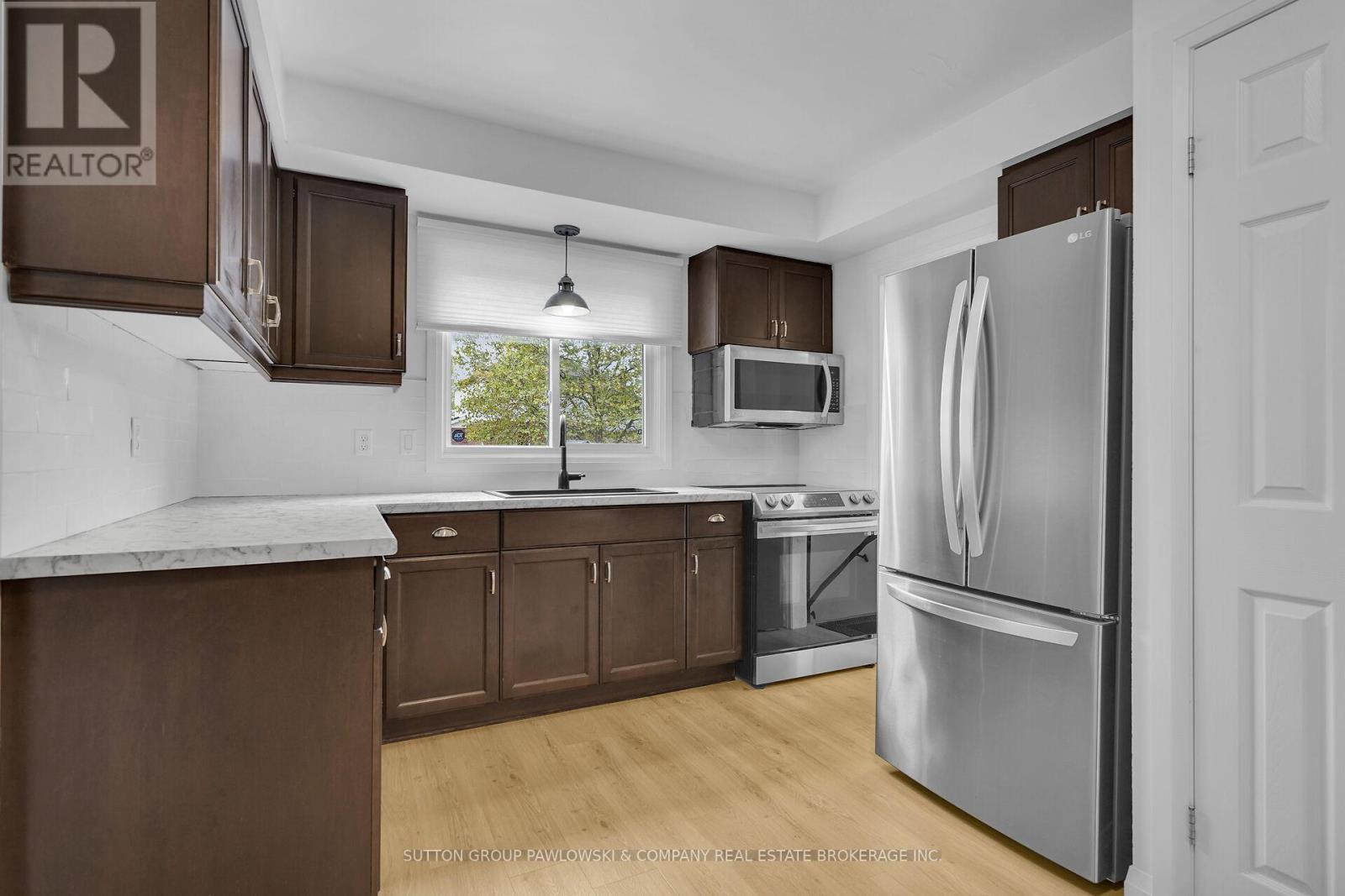 30 Leger Avenue, St. Thomas, Ontario  N5R 5M3 - Photo 9 - X12454128