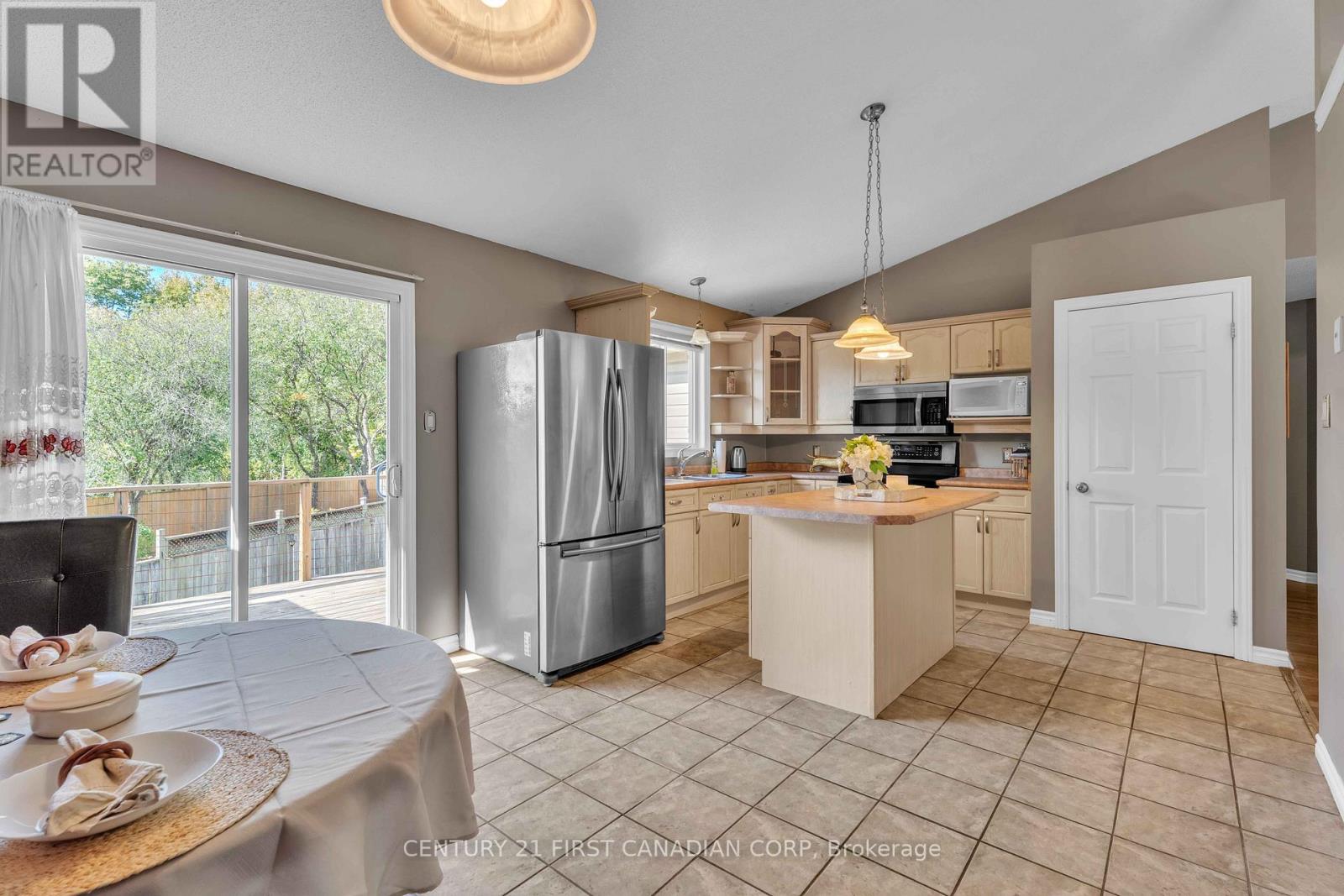 581 Forest Creek Place, London East (East A), Ontario  N5Y 5T7 - Photo 13 - X12454144