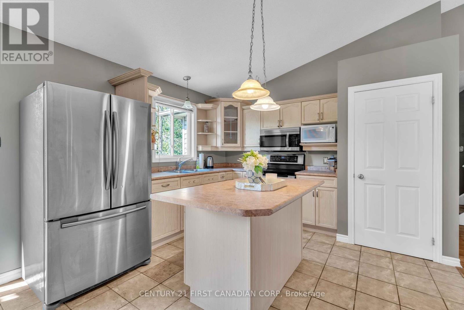 581 Forest Creek Place, London East (East A), Ontario  N5Y 5T7 - Photo 14 - X12454144